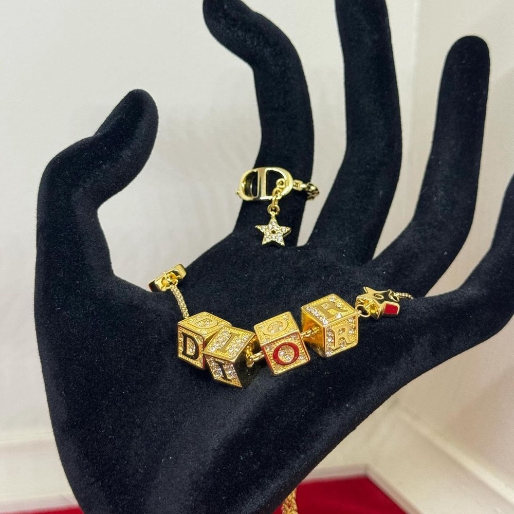 NWOT Necklace Bracelet & Ring Set